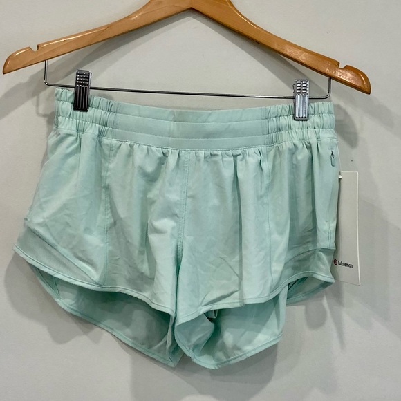 lululemon athletica Pants - Lululemon Hotty Hot LR Short 2.5” Lined